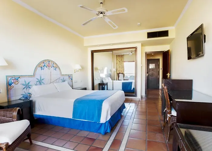 Almuñecar Playa Hotel 4*