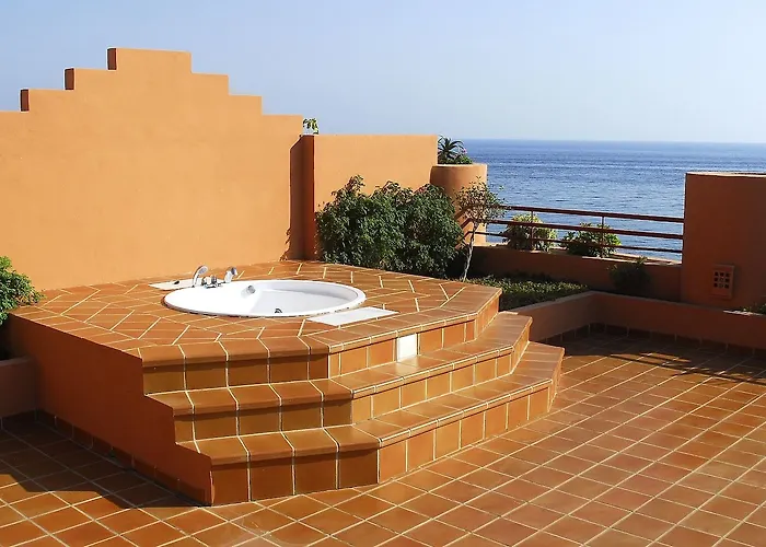 Almuñecar Playa Hotel 4*